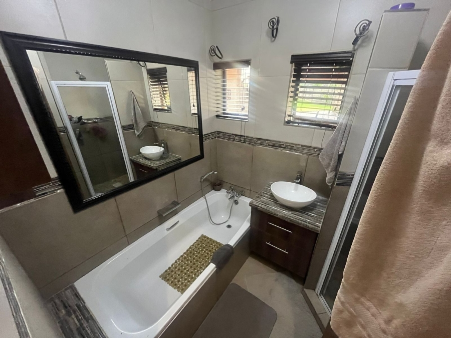 3 Bedroom Property for Sale in Protea Park North West